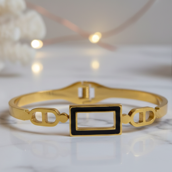 The Noir Link Bangle