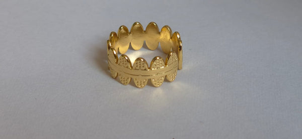Golden Scallop Cuff Ring