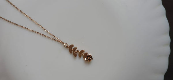 Eilish Rose Neckpiece