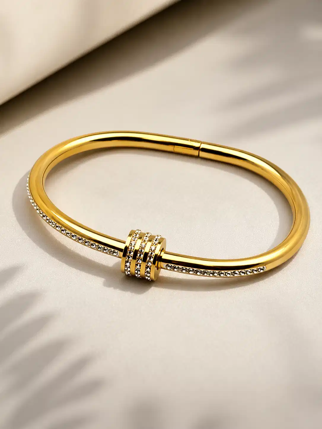 aurelia-halo-anti-tarnish-pave-bangle