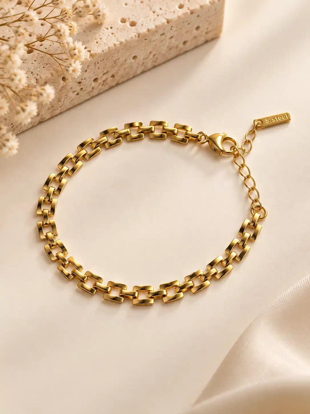 ardena-rectangular-gold-link-bracelet