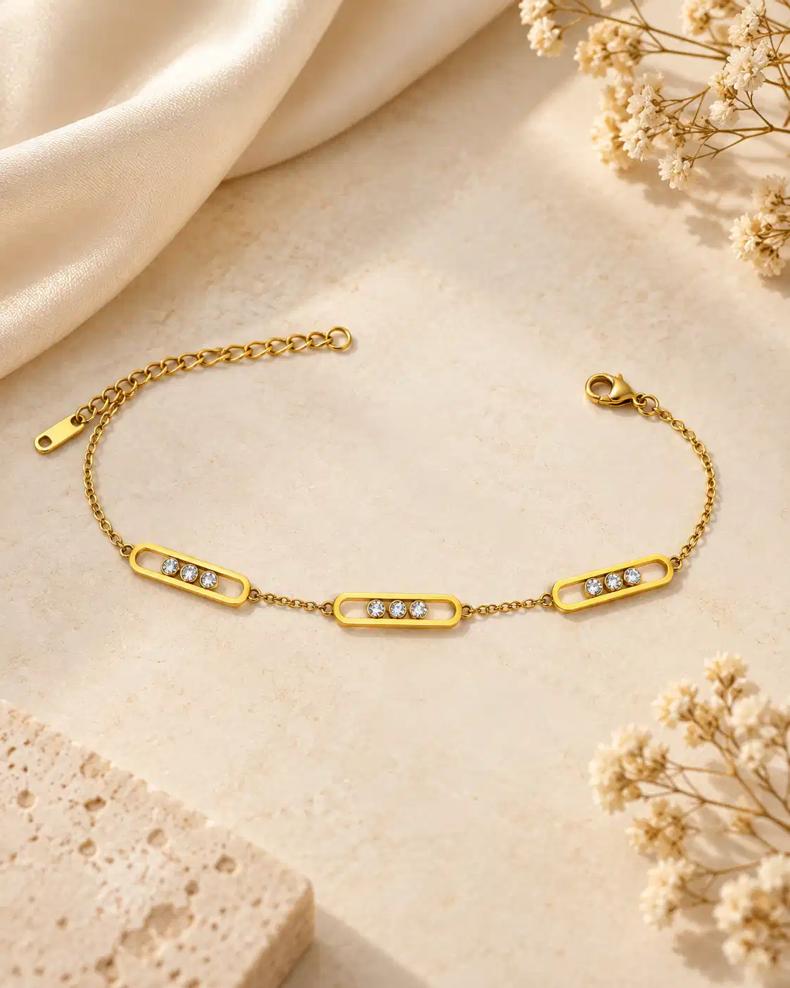 evara-geometric-gold-chain-bracelet